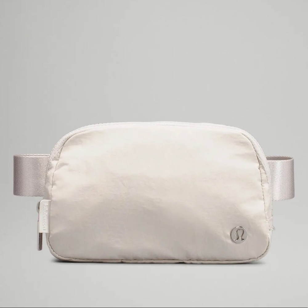 White Opal Everywhere Belt Bag